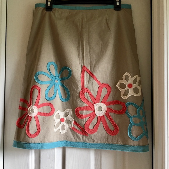 Lovely Boden floral appliquΓ© skirt!! πΊ HP 7/17/21 - Picture 3 of 7